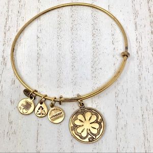 ALEX AND ANI Four Leaf Clover Bangle + Free Gifts